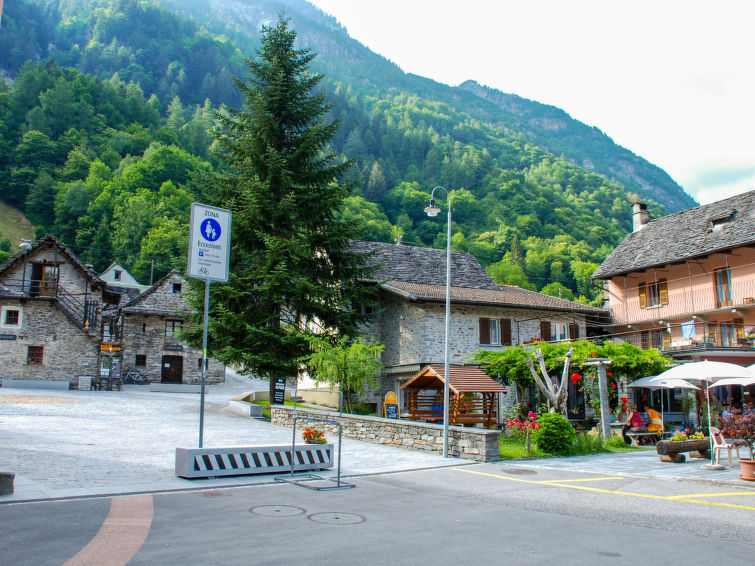 Piazza de Sonogno